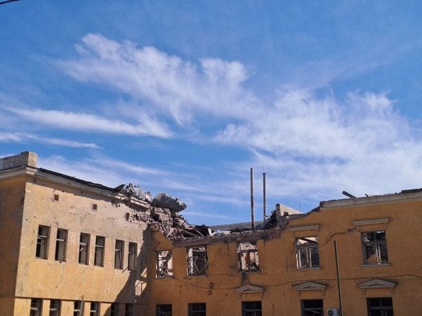 Росіяни ударили КАБами по Краматорську: серед загиблих 13-річний хлопчик, багато поранених