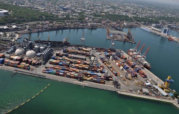 Росія атакувала цивільне судно з кукурудзою у Чорному морі: є постраждалі Росія атакувала цивільне судно з кукурудзою у Чорному морі: є постраждалі