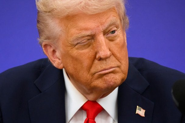 Дональд Трамп — мандрівник у часі?: у Мережі обговорюють старовинні малюнки та книжки (фото)