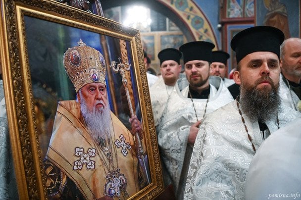 Зеленський з дружиною прийшов на прощання з Філаретом — відео