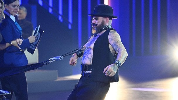 Чоловік із "найсильнішими сосками у світі" встановив шокувальний рекорд — фото