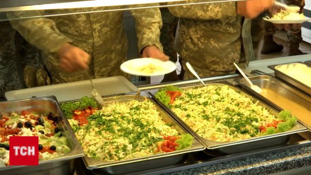 Бійців ЗСУ годуватимуть за рецептами Клопотенка: деталі проєкту