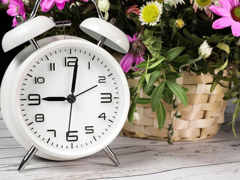 Україна знову переводить годинник. Чому закон про скасування так і не запрацював