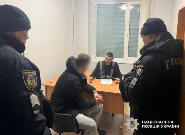 У Хмельницькому "смотрящий" викрав і катував чоловіка, бо той посигналив йому на дорозі