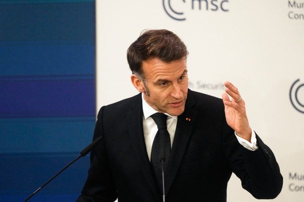 Макрон направив авіаносець "Шарль де Голль" до Середземного моря: Франція посилює захист союзників