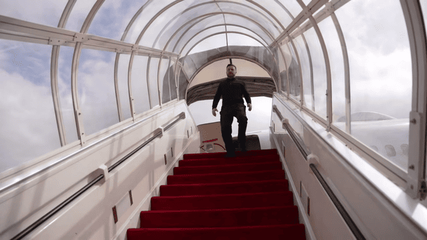 Зеленський продовжує турне Близьким Сходом: до якої країни прибув