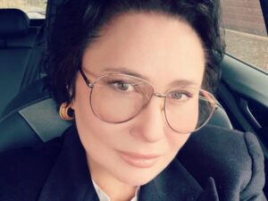 "Хочеться знову відчути себе маленькою дівчинкою". Мозгова показала рідкісне фото покійного батька