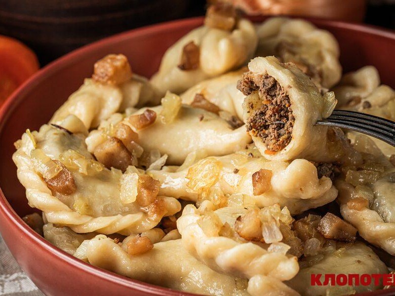 Такі вареники – найкращі, якщо хочеться ситно поїсти. Рецепт від експерта