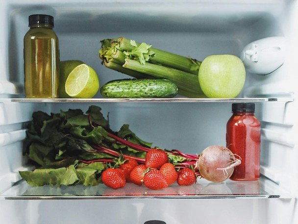 Як упорядкувати холодильник, щоб тримати їжу свіжою