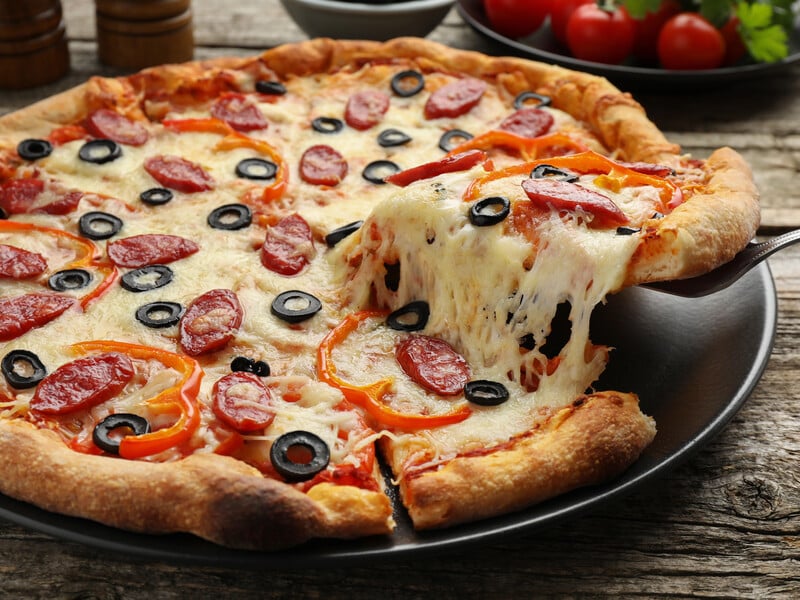 Обов'язково приготуйте цю піцу з дитинства. Простий рецепт ситної вечері