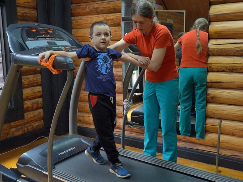 Програмі "Реабілітація поранених дітей" Фонду Ріната Ахметова – 10 років. Як дістати допомогу