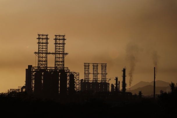 Криза загострюється: дві великі країни почали діставати нафту із стратегічних резервів Криза загострюється: дві великі країни почали діставати нафту із стратегічних резервів