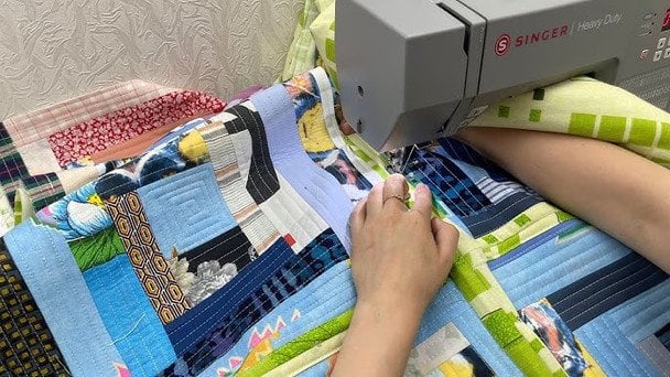 Не викидайте залишки тканин: 5 корисних речей, які можна з них зробити