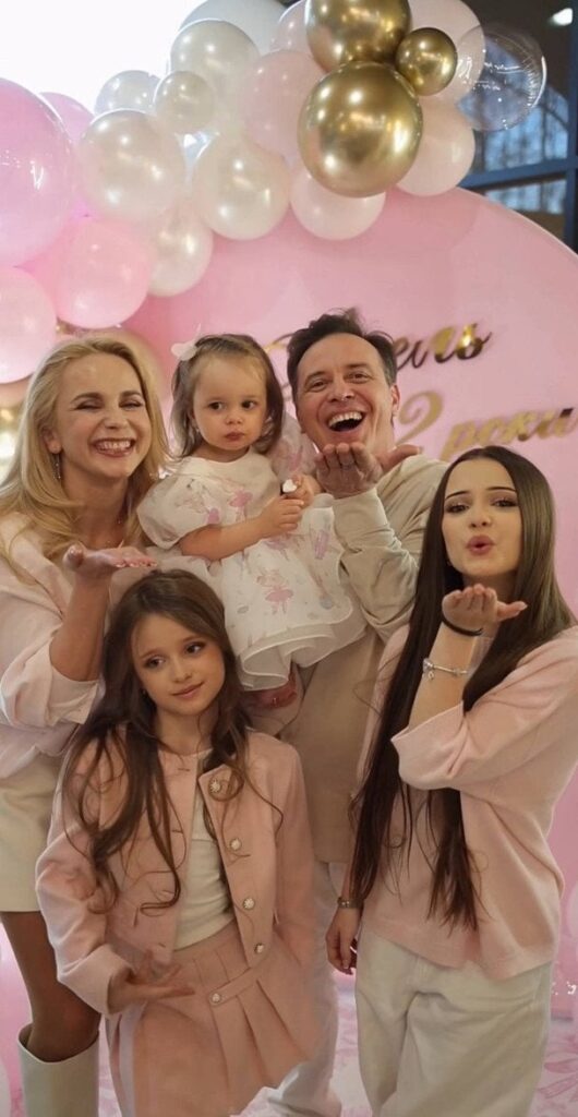 Лілія Ребрик з чоловіком казково відсвяткувала дворіччя доньки й показала зіркових гостей