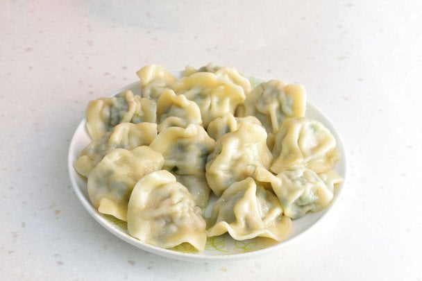 Два секрети професіональних кухарів, щоб пельмені ніколи не рвалися під час варіння