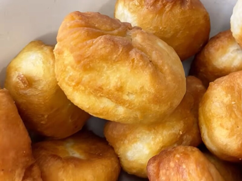 Змішайте це з окропом – і тісто буде, як пух. Простий і вдалий рецепт смажених пиріжків