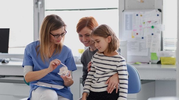 20 березня – Всесвітній день здоров’я ротової порожнини: п’ять порад стоматологів для здорової усмішки дитини