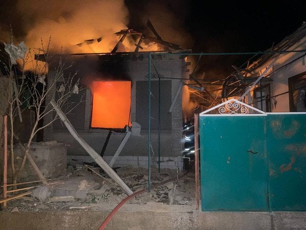 РФ атакувала Одещину: будинок у вогні, під завалами шукають людей (фото)