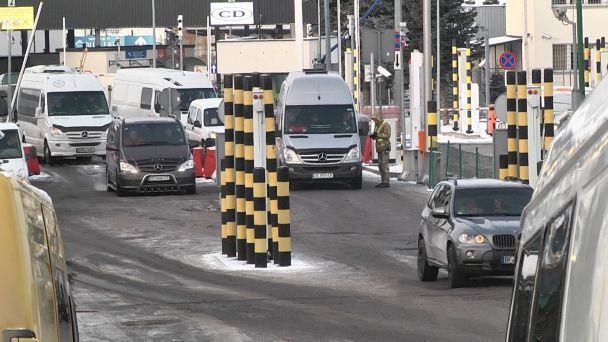 На двох пунктах пропуску запрацює єЧерга для автобусів: деталі