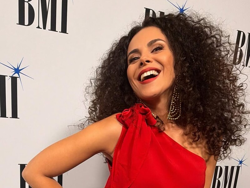 "Сама будеш винна". У Каменських за кордоном стався інцидент із незнайомим чоловіком