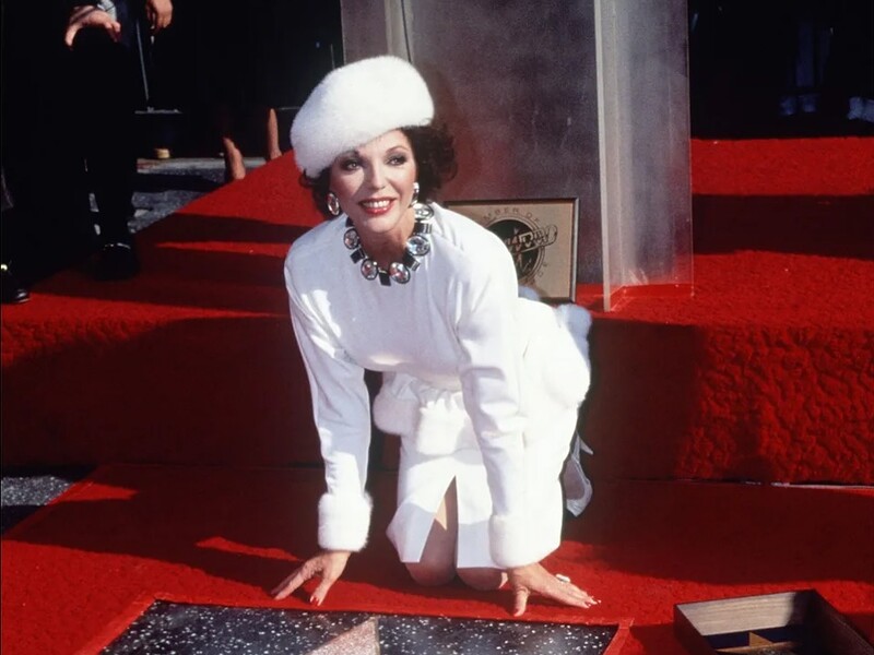 "Ноги! Королева назавжди!" Коллінз здивувала мережу зовнішнім виглядом