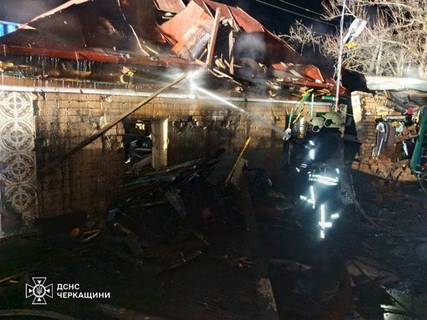Нічна атака дронів на Черкащині: з-палаючого будинку врятували двох маленьких дітей