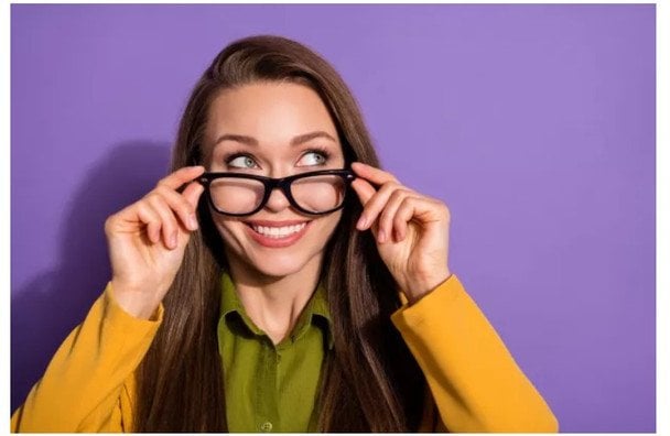 Як веде себе розумна жінка: 11 ознак високого рівня інтелекту