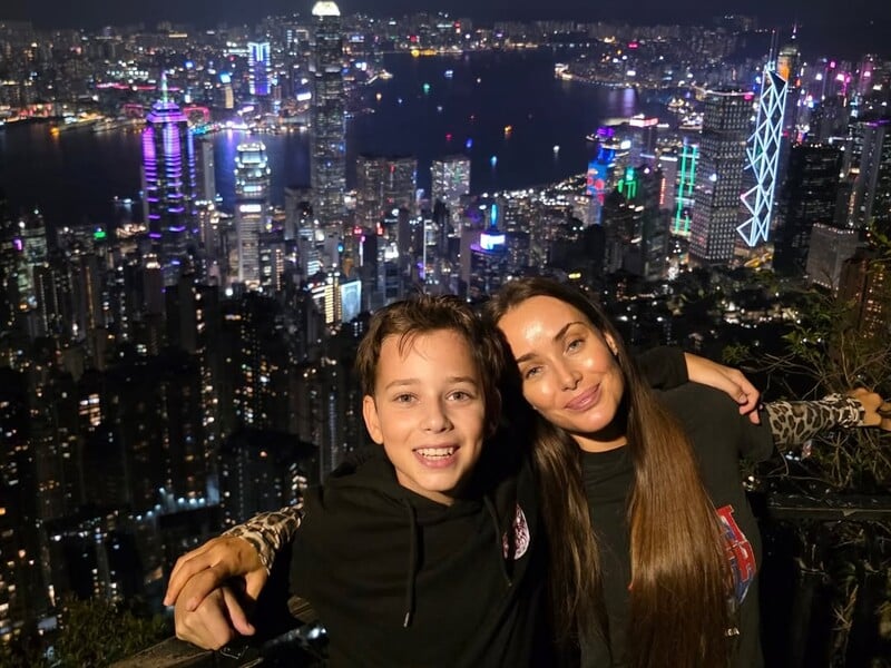 "Синочок важить більше мами", "Так, трошки вже не та вагова категорія". У мережі коментують відео Мішиної із сином