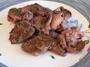 Просто покладіть печінку у звичайний пакет, залийте цим – і вона буде ніжнішою за фуа-гра