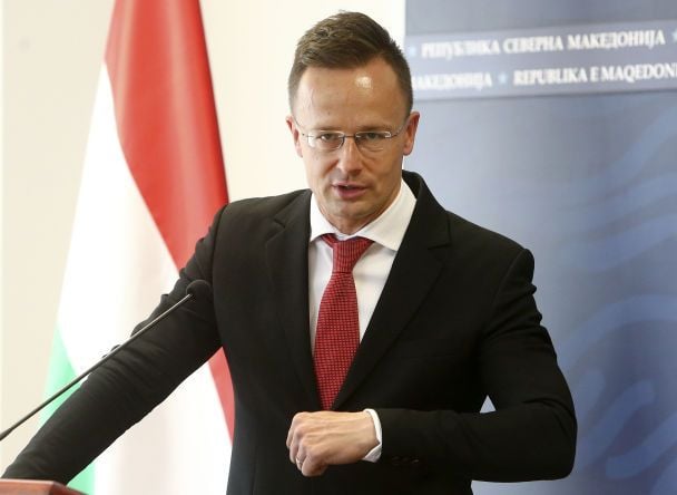 Сіярто звинуватив українців у шантажі через анонімні погрози угорській спортсменці