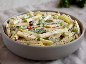 Вітамінний салат із селери і яблука. Рецепт