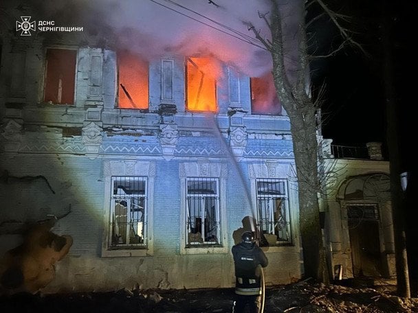 Замість будинків — руїни, багато поранених: РФ масовано вдарила по великих містах та областях (фото)