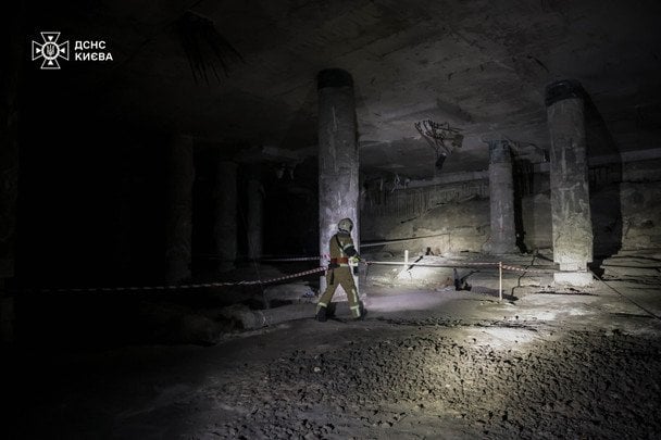 Упав до 5-метрової ями та опинився на вулиці Київської Русі: хлопець дивом вижив у покинутій будівлі (фото)