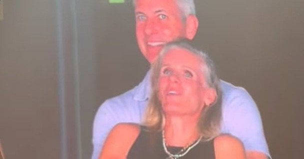 Жінка після вірусного відео на концерті Coldplay вперше розповіла свою версію