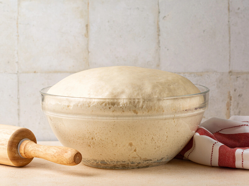 Секрет пухкого дріжджового тіста – у цьому інгредієнті, який є на кожній кухні