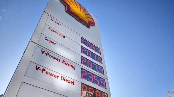 Рекордні ціни на бензин та дизель: пальне здорожчало до максимуму в країні ЄС