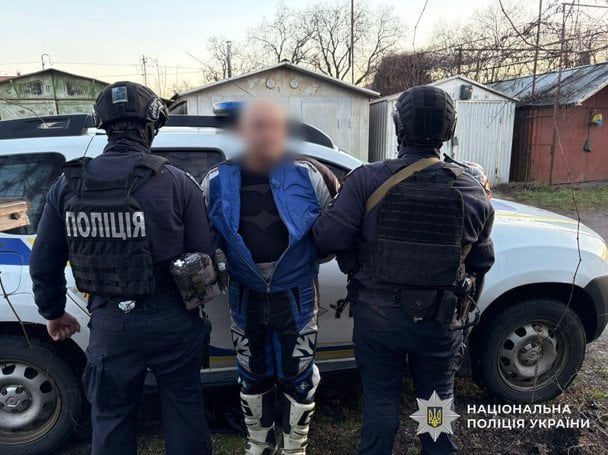 У Мукачеві затримали кримінального авторитета "Москаля" з арсеналом зброї: деталі та фото