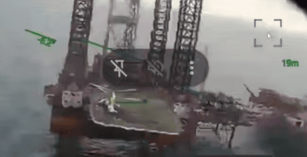 Російський вертоліт знищили під час приземлення: приголомшливе відео