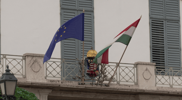 ЄС може "прикрити" фінансування Угорщини, якщо Орбан залишиться при владі