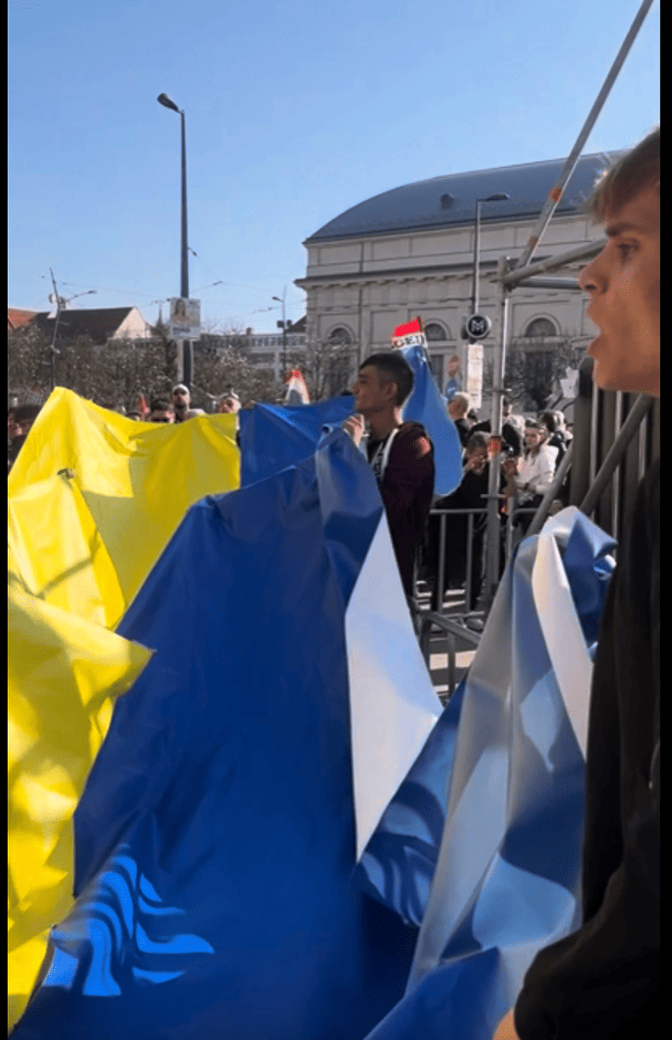 В Угорщині спалахнув скандал через прапор України