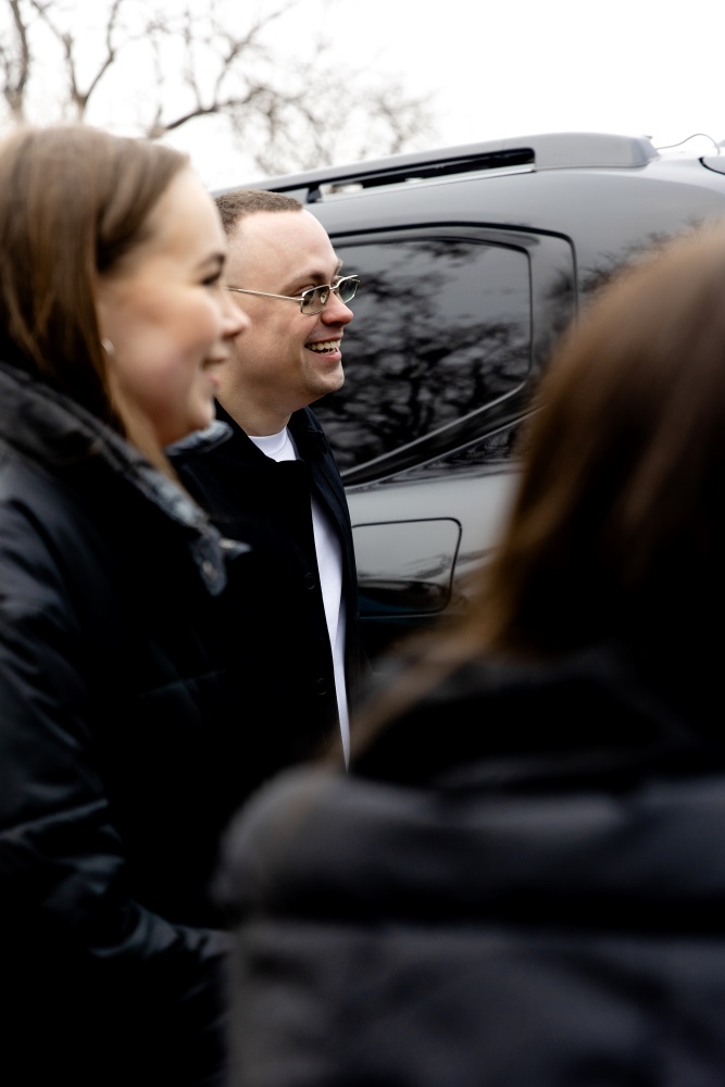 Закохуватися та насолоджуватися життям щосили: THE OLEG презентує трек «Молодість», який стає новим хітом у ТікТок