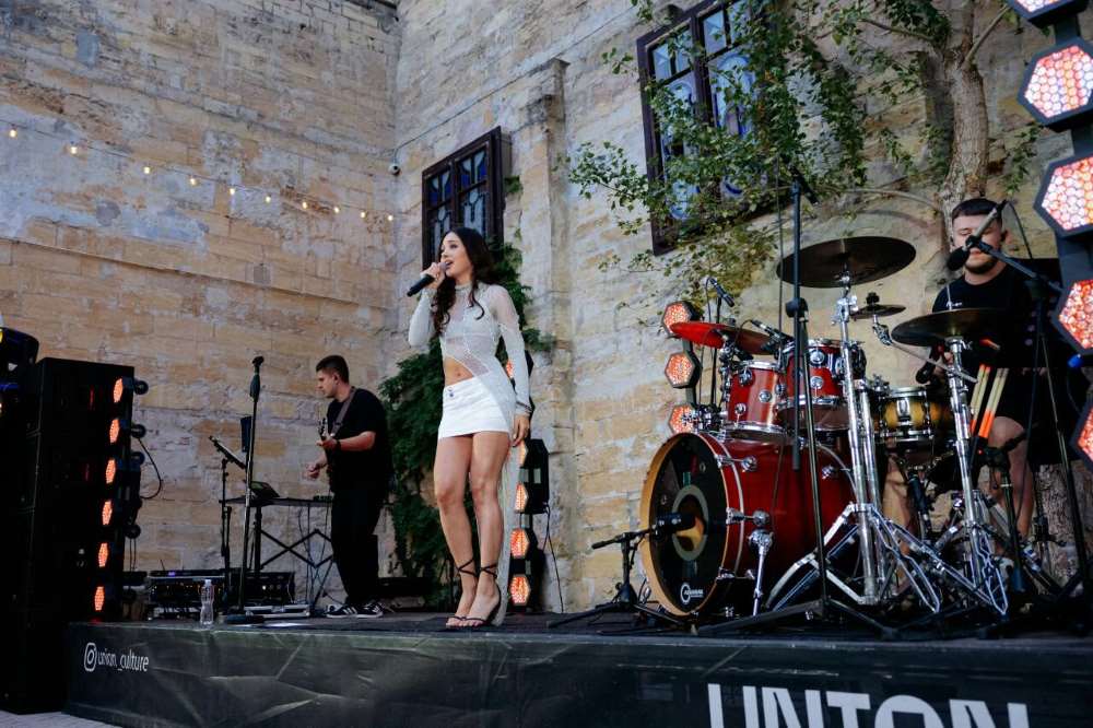 Співачка NATIYA запрошує на великий сольний концерт в Києві до свого дня народження