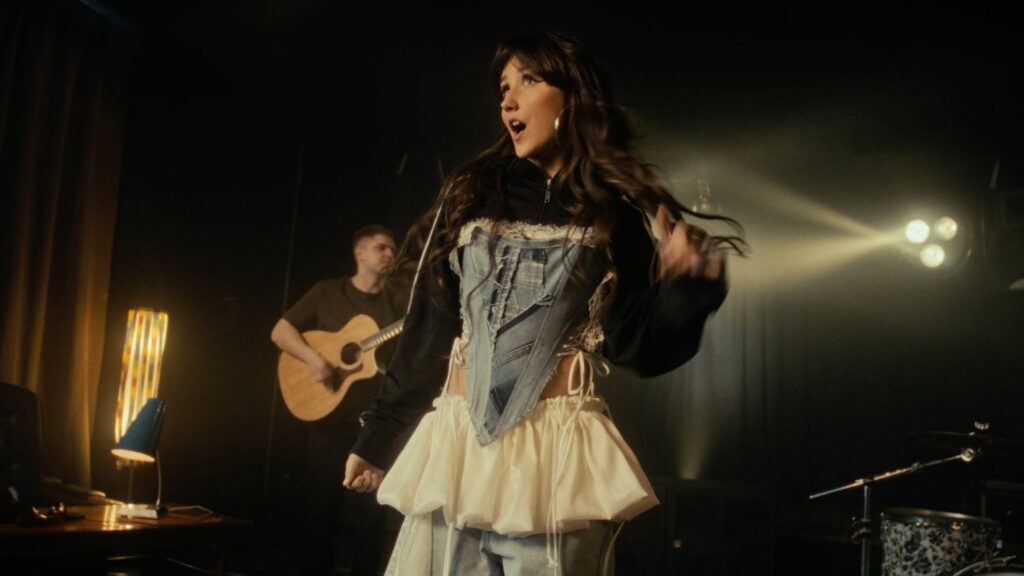 VICTORIA NIRO презентує новий хіт «Ало, це хто» та оголошує всеукраїнський тур