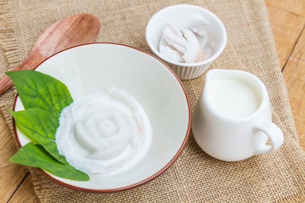 Що корисніше — йогурт чи сметана: експерти дали неочікувану відповідь, яка всіх неодмінно здивує