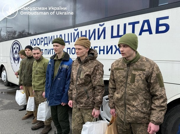 Їх викрали з власних домівок: з російського полону звільнили 7 цивільних — деталі