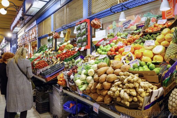 Пальне, одяг і транспорт різко подорожчали: як інфляція вдарила по гаманцях українців у березні Пальне, одяг і транспорт різко подорожчали: як інфляція вдарила по гаманцях українців у березні