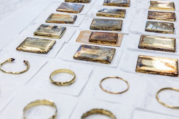 Туристи випадково знайшли скарби і стали мільйонерами: як це вдалося (фото)