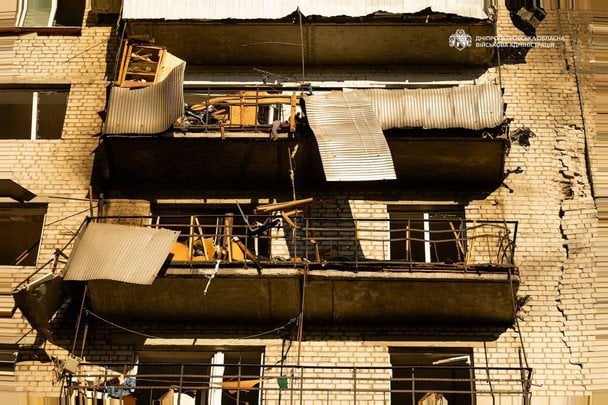 Удар РФ по багатоповерхівці у Дніпрі: влада повідомила про стан постраждалих