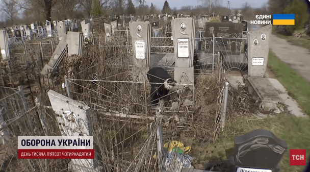 Ритуальний клінінг: скільки коштує прибрати могилу і хто це робить безкоштовно