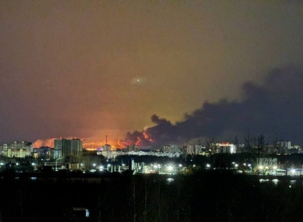 Один з найбільших НПЗ Росії спалахнув після атаки дронів